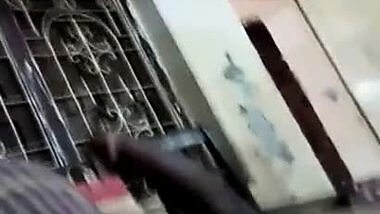 desi bhabi suck devar's dick & check anyone come or not.