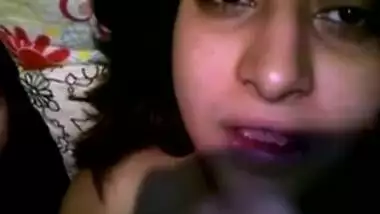 Indian Teen Girlfriend Wants Facial Cumshot