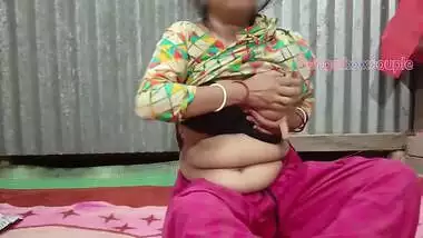 Indian Women Playing Her Big Boobs And Pussy Part-1