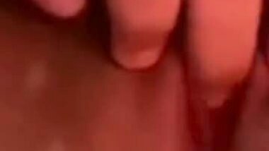 Very beautiful Hory girl pussy Fingering