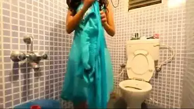Mumbai teen college girl exposed shower bath mms