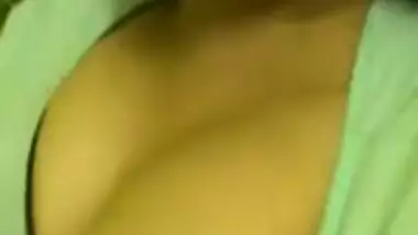 Desi milf boob show and fingering her vagina